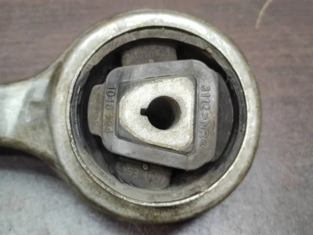 Рычаг передний левый нижний для BMW 3er Е92 Купе 2006-2012 на фотографиях