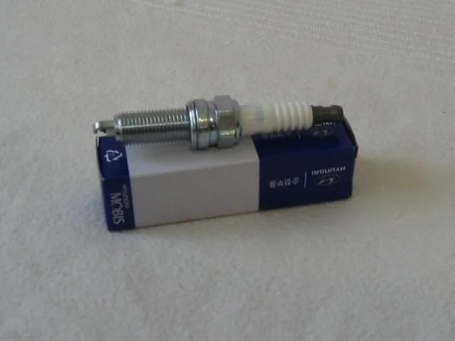 Свеча зажигания для Hyundai Solaris 2 (2017-2022) на фотографиях