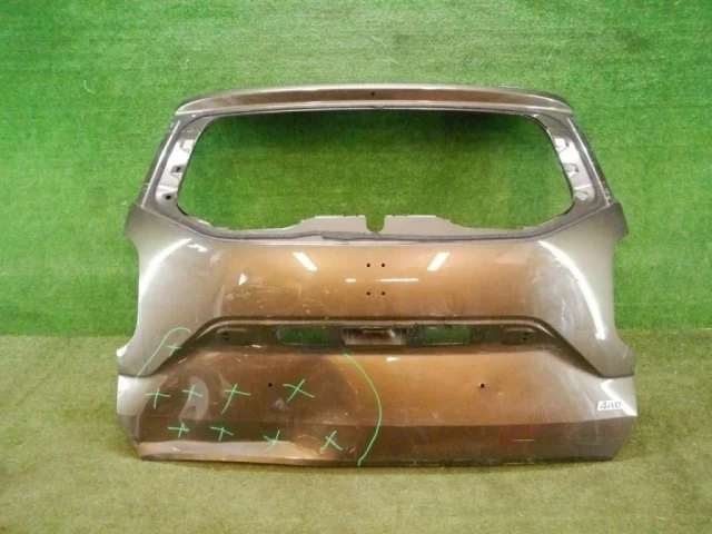 Дверь багажника для Renault Duster HM 2020+ на фотографиях