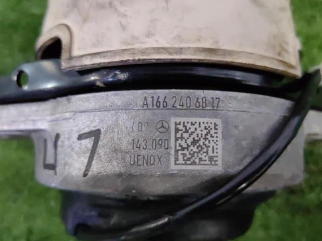 Опора двигателя передняя левая верхняя для Mercedes-Benz GL class X166 2012-2016 на фотографиях