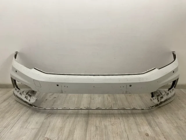 Бампер для Volkswagen Passat (B8.5) Variant, R-line, GTE 2019+ на фотографиях