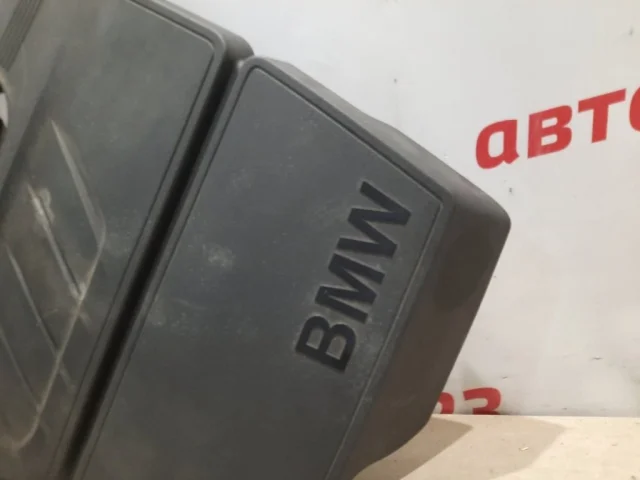 Пластиковая крышка двигателя для BMW 1er Ф20 2011-2015 на фотографиях