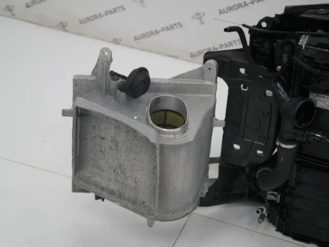 Панель радиатора (телевизор) для Porsche Panamera 970 rest 2013-2016 на фотографиях