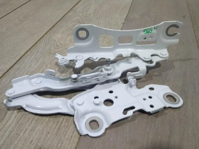 Петля капота левая для BMW 3er G20 2018+ на фотографиях