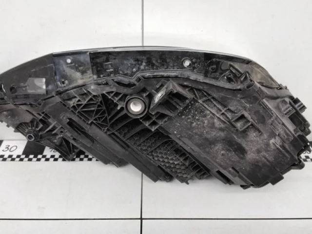 Фара левая для Audi Q8 4M 2018-2023 на фотографиях