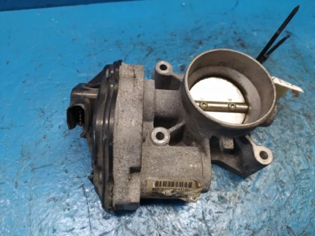 Дроссельная заслонка для Ford Galaxy CD340 2006-2015 на фотографиях