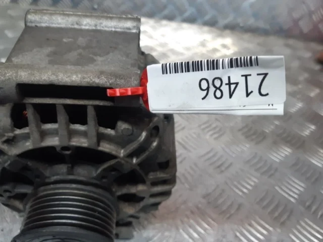 Генератор для Audi A4 B6 Avant 2000-2004 на фотографиях