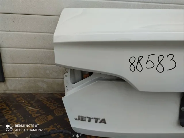 Крышка багажника для Volkswagen Jetta 7 2020+ на фотографиях