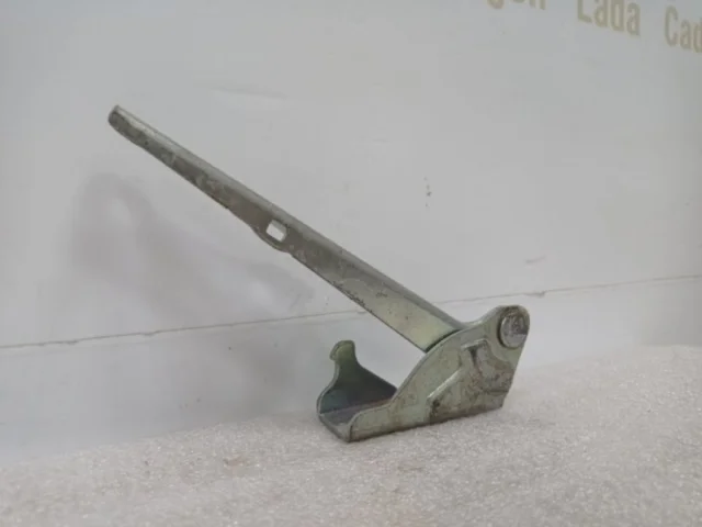 Петля капота левая для Hyundai Accent 2 Седан LC 1999-2012 на фотографиях