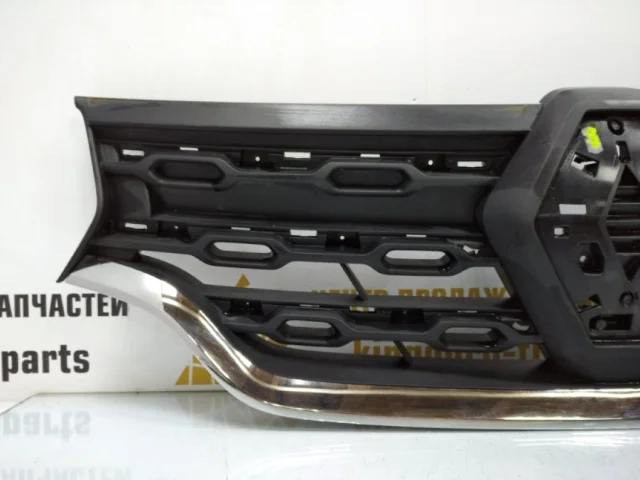 Решетка радиатора для Renault Duster HM 2020+ на фотографиях