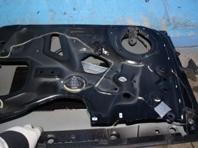 Двери для Audi A4 B7 Avant 2004-2008 на фотографиях