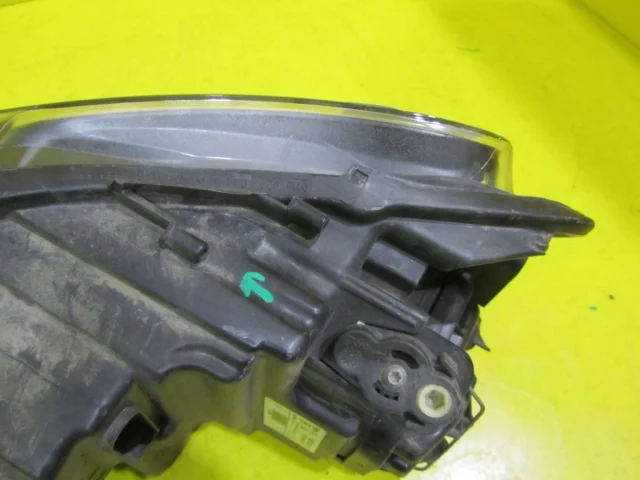 Фара правая для Volkswagen Polo V (6R) 2009-2014 на фотографиях