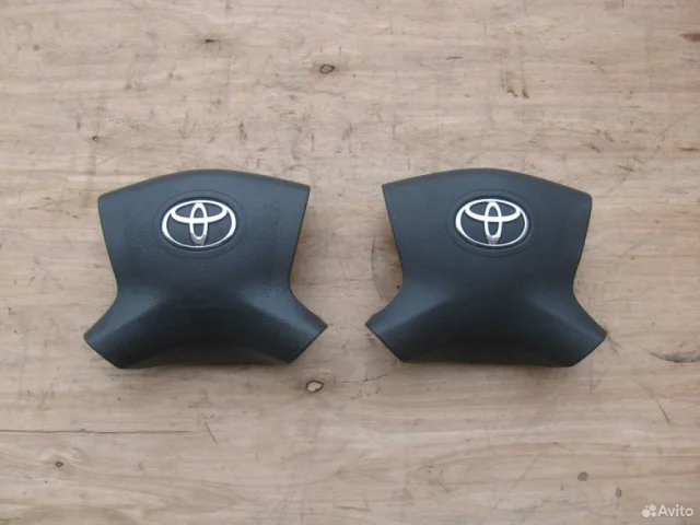 Подушка безопасности водителя для Toyota Avensis Универсал T250 2003-2008 на фотографиях
