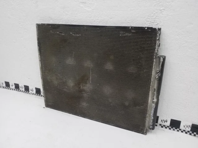 Радиатор кондиционера для Toyota Land Cruiser 200 (JDM) 2007-2013 на фотографиях