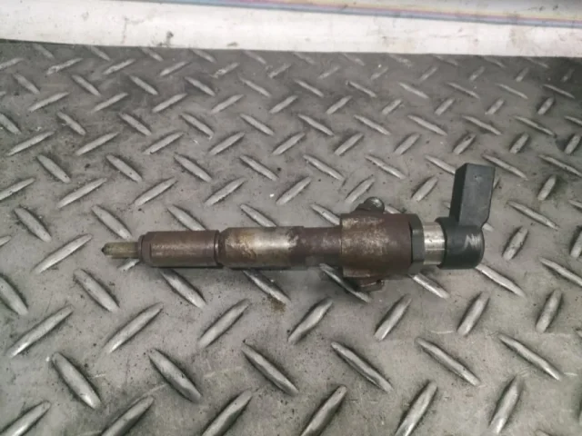 Форсунка топливная для Ford Galaxy CD340 2006-2015 на фотографиях