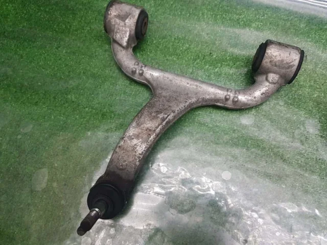 Рычаг передний правый верхний для Mercedes-Benz M class W163 1998-2005 на фотографиях