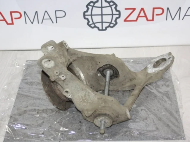 Цапфа задняя левая для Audi A6 C7 2010-2018 на фотографиях