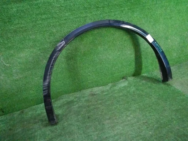 Расширитель арок задний правый для Volkswagen Touareg III (CR) 2018+ на фотографиях