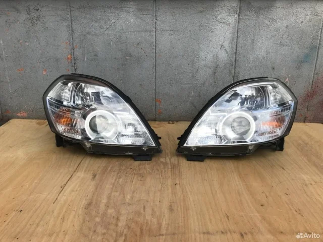 Фара правая для Nissan Teana J31 2003-2007 на фотографиях