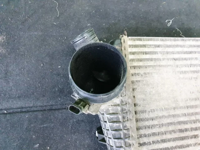 Интеркулер левый для Audi Q8 4M 2018-2023 на фотографиях