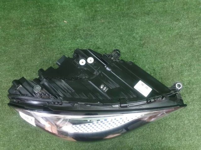 Фара правая для Mercedes-Benz S class W223 2021+ на фотографиях