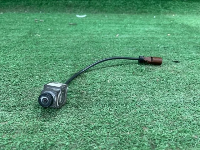 Камера заднего вида для Mercedes-Benz S class W222 2013-2017 на фотографиях