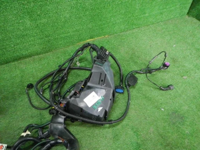 Уплотнитель передней правой двери для Ford Transit 2006-2013 Фургон на фотографиях