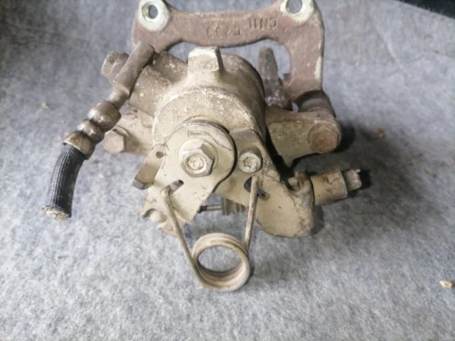 Суппорт задний правый для Audi A4 B5 1994-2001 на фотографиях