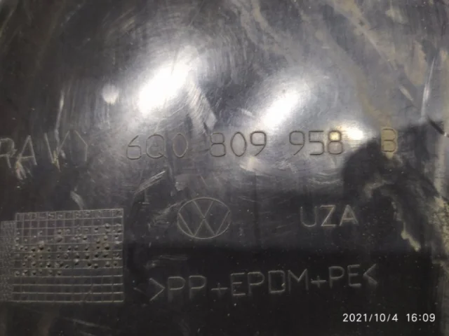 Крылья для Volkswagen Polo IV (9N3) 2005-2009 на фотографиях