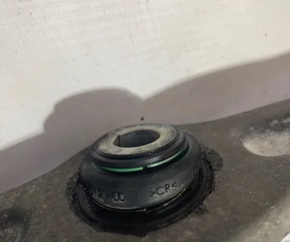 Рычаг передний левый нижний для Mercedes-Benz S class W222 2013-2017 на фотографиях