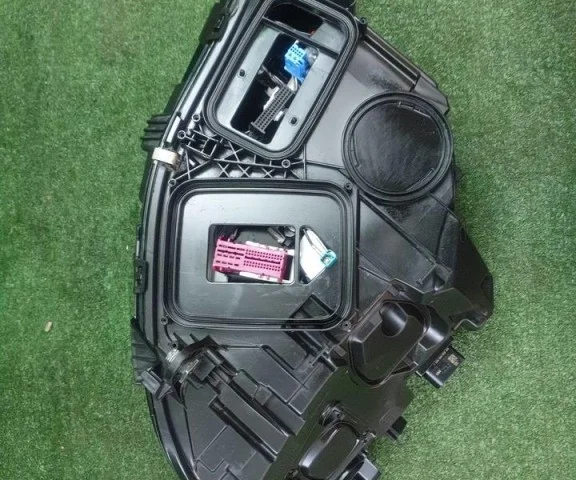 Фара правая для Mercedes-Benz S class W223 2021+ на фотографиях