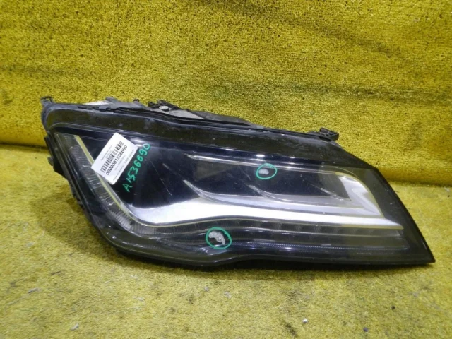Фара правая для Audi A7 4G 2010-2014 на фотографиях