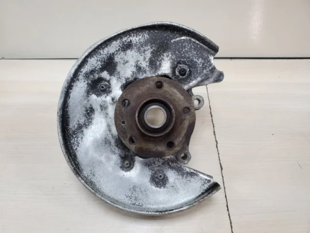 Цапфа задняя левая для Audi A6 C7 2010-2018 на фотографиях