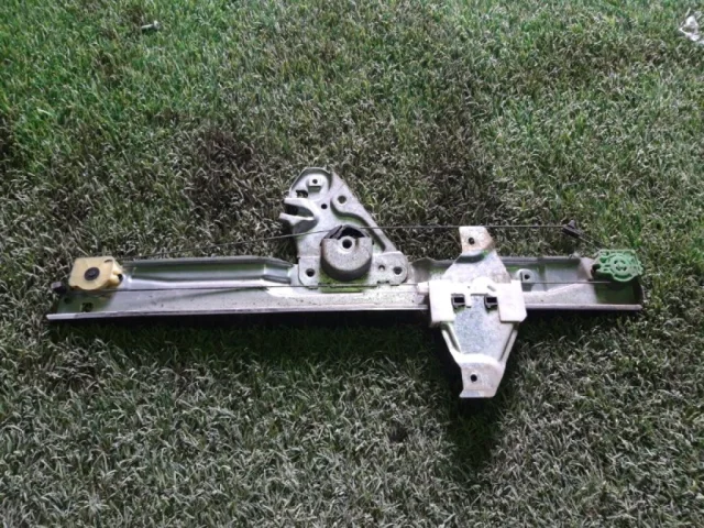 Стеклоподъемник передний правый для Peugeot 308 T7 Кабриолет 2009-2015 на фотографиях