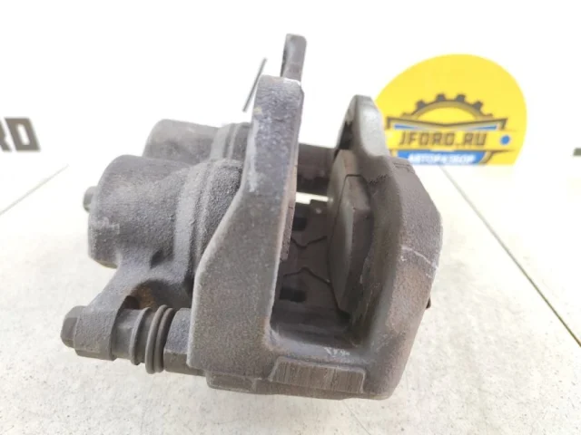 Суппорт передний правый для Lexus RX GGL10,15,16W, GYL10,15,16W (JDM) 2009-2014 на фотографиях