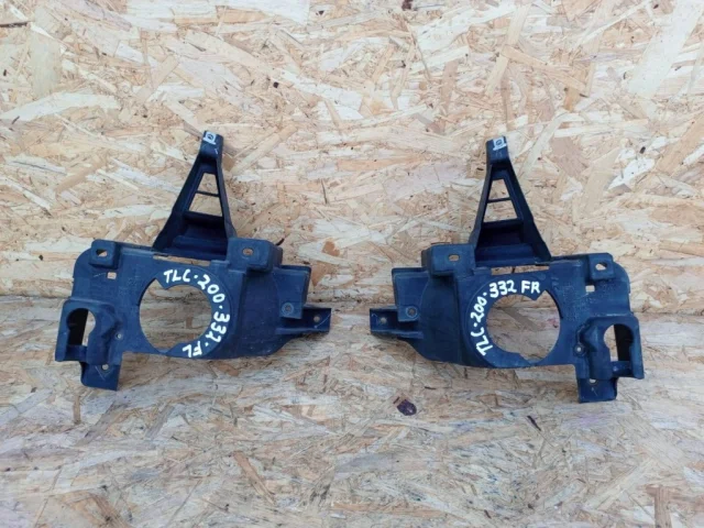 Кронштейн ПТФ для Toyota Land Cruiser 200 (JDM) 2007-2013 на фотографиях