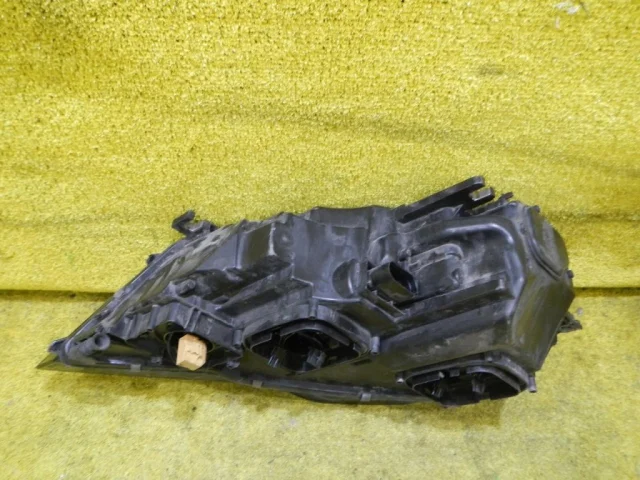 Фара правая для Audi A7 4G 2010-2014 на фотографиях