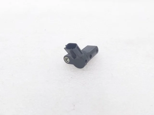 Датчик положения распредвала для Nissan Teana J31 2003-2007 на фотографиях