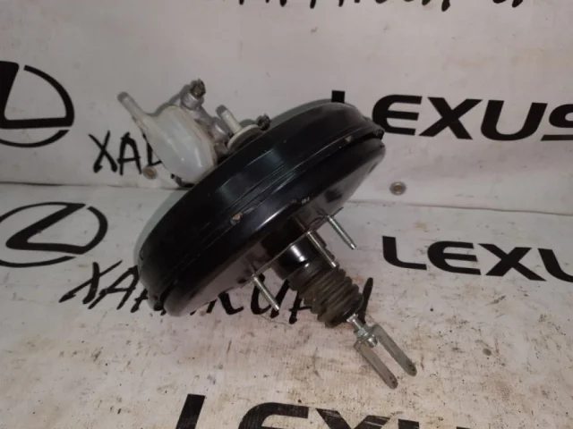 Вакуумный усилитель тормозов для Lexus RX AGL10, GGL10, GLV15, GGL15, GLV10 2009-2015 на фотографиях