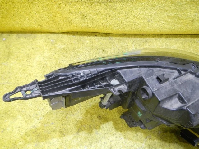 Фары для Infiniti QX 70 2013-2019 на фотографиях