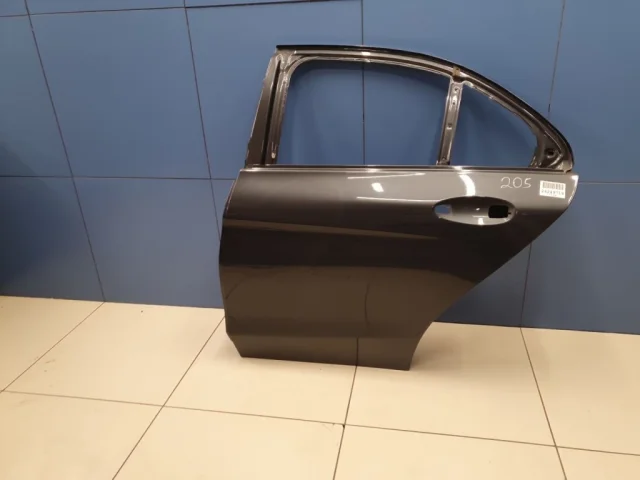 Двери для Mercedes-Benz C class C205 2014-2020 на фотографиях