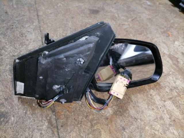 Стекла и зеркала для Volkswagen Polo IV (9N3) 2005-2009 на фотографиях