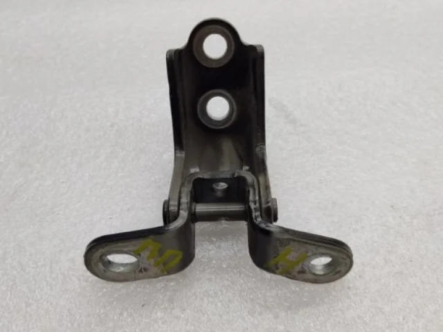 Петля двери задняя левая нижняя для Kia Cerato YD 2016-2020 rest. на фотографиях