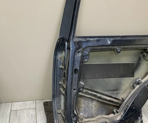 Дверь задняя правая для Volkswagen Passat Variant (B5, Typ 3B) 1996-2000 на фотографиях