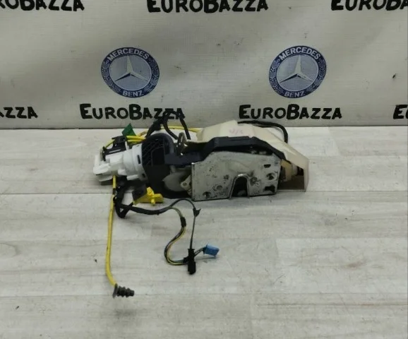 Замок задней левой двери для Mercedes-Benz S class W220 1998-2005 на фотографиях