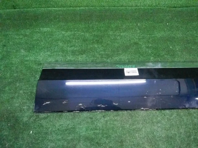 Накладка двери багажника для Volkswagen Touareg III (CR) 2018+ на фотографиях