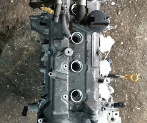 Двигатель без навесного для Mazda Familia Y12 Универсал 2007-2018 на фотографиях