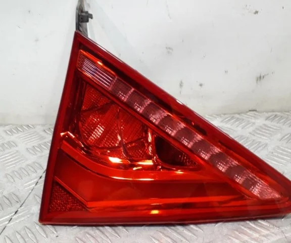 Фонарь внутренний левый для Audi A7 4G 2010-2014 на фотографиях