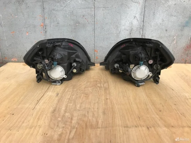 Фара правая для Nissan Teana J31 2003-2007 на фотографиях