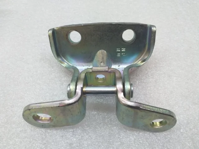 Петля двери задняя левая верхняя для Kia Cerato YD 2016-2020 rest. на фотографиях